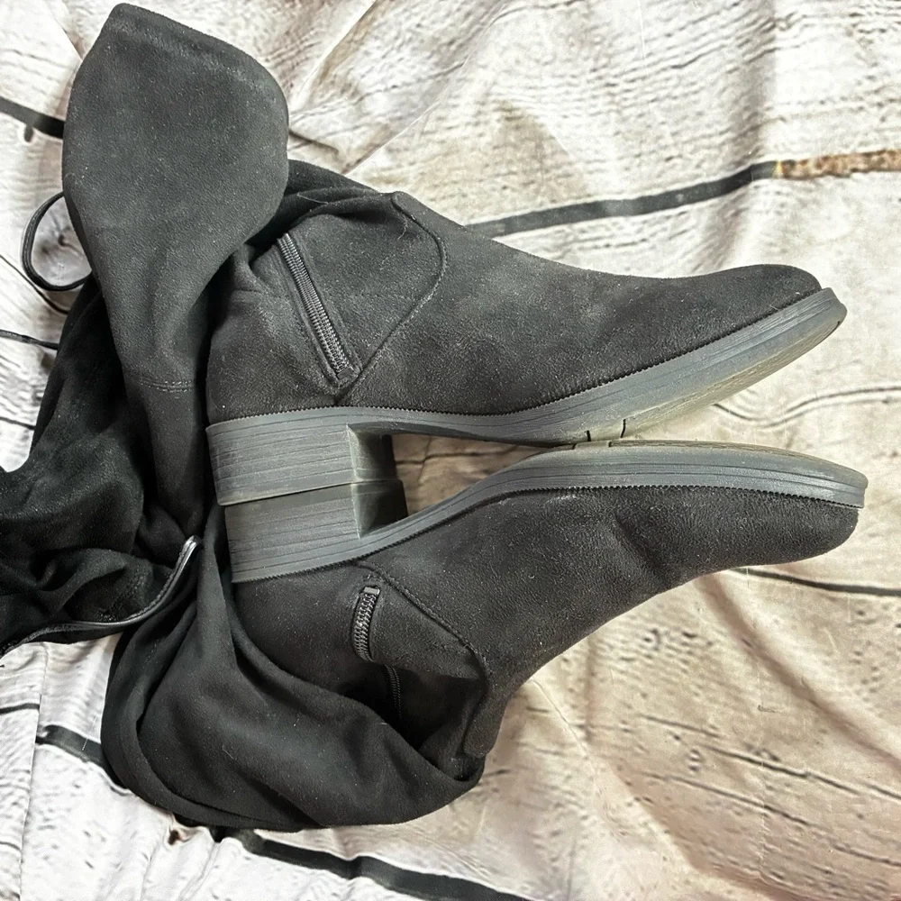 Circus by Sam Edelman Black OTK Faux Suede Pull On Zip Black Round Toe Boots Sz8